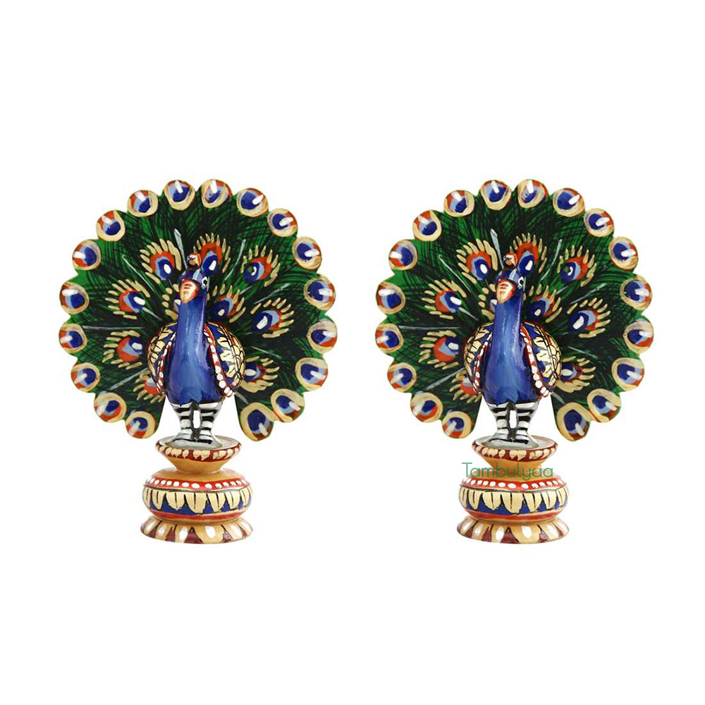 Indiase Traditionele Handgemaakte Monoakkoorden Geïsoleerd Op Wazige Achtergrond Gm1200160210 343668430